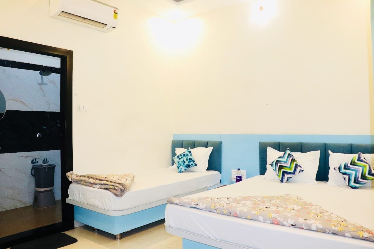 Triple Room Seating Area